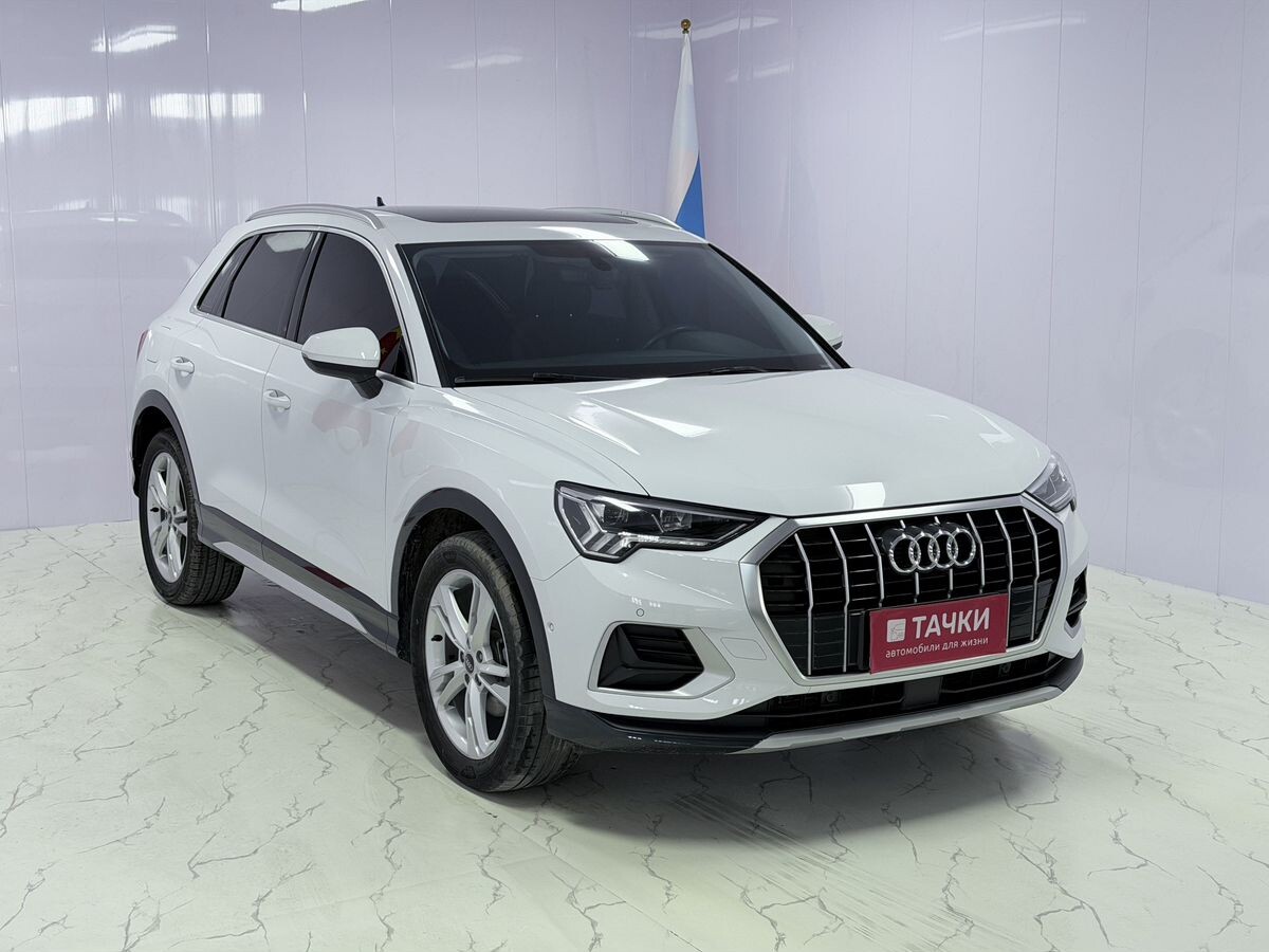 Audi Q3 2021 - фото автомобиля
