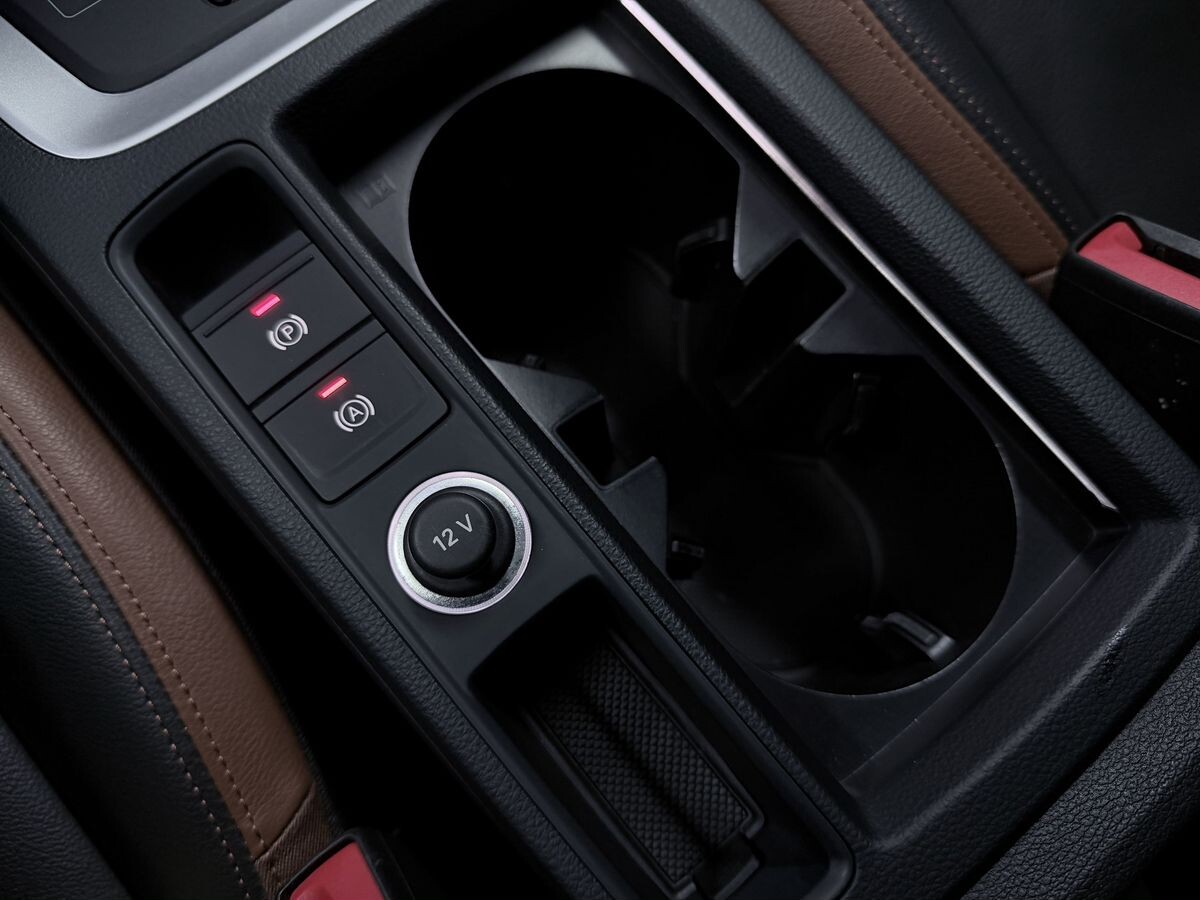 Audi Q3 2021 - фото автомобиля