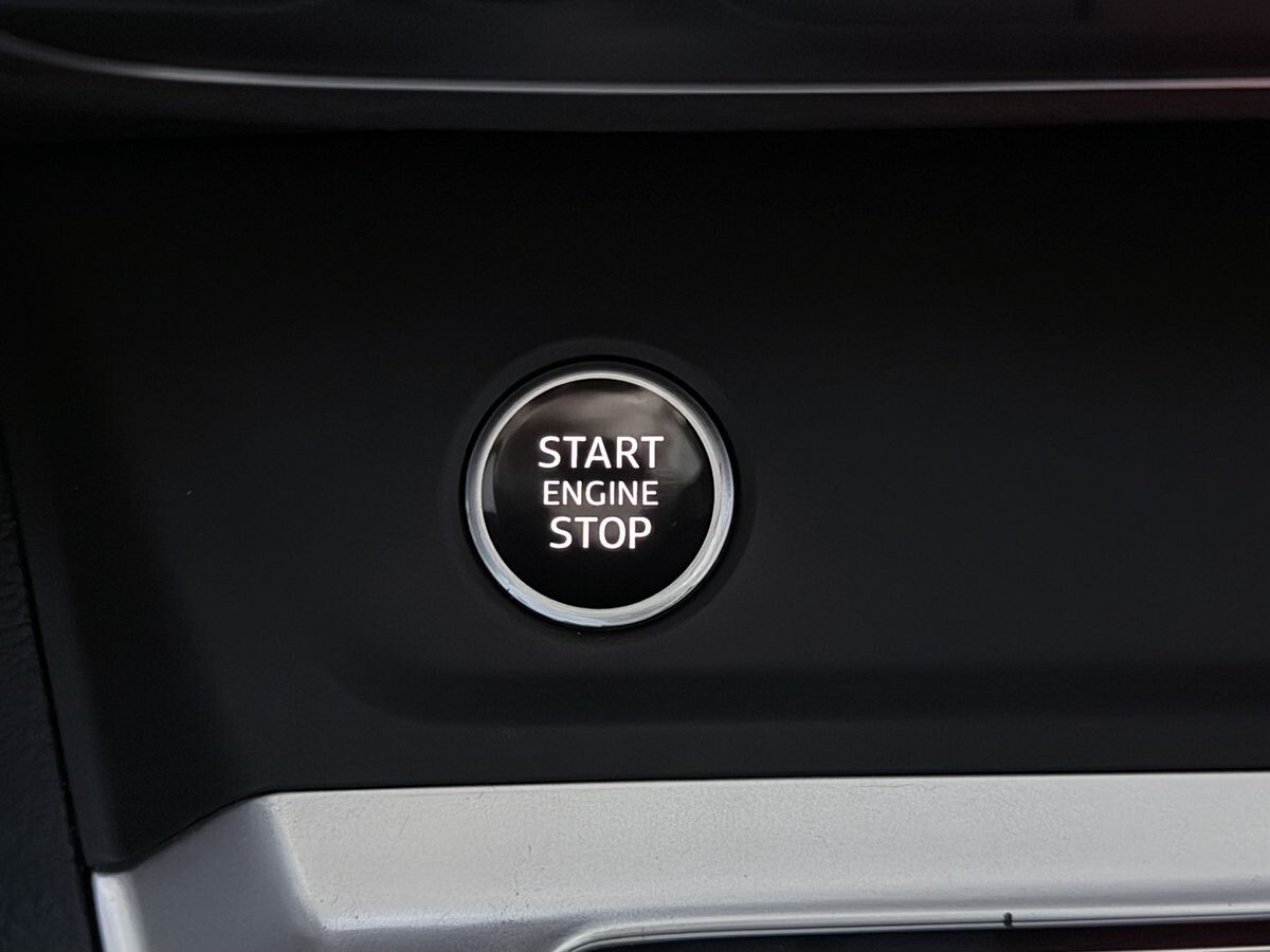 Audi Q3 2021 - фото автомобиля