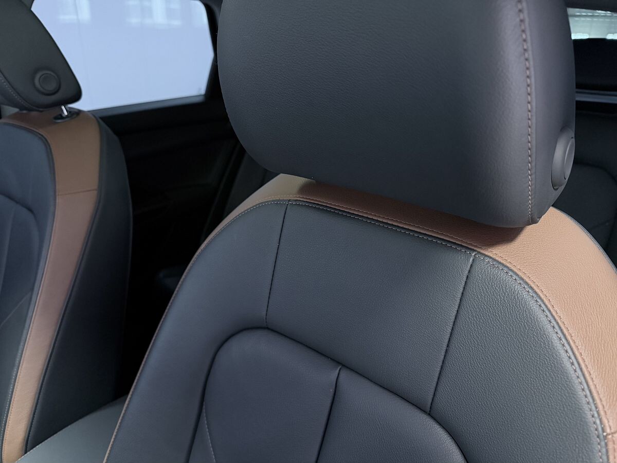 Audi Q3 2021 - фото автомобиля