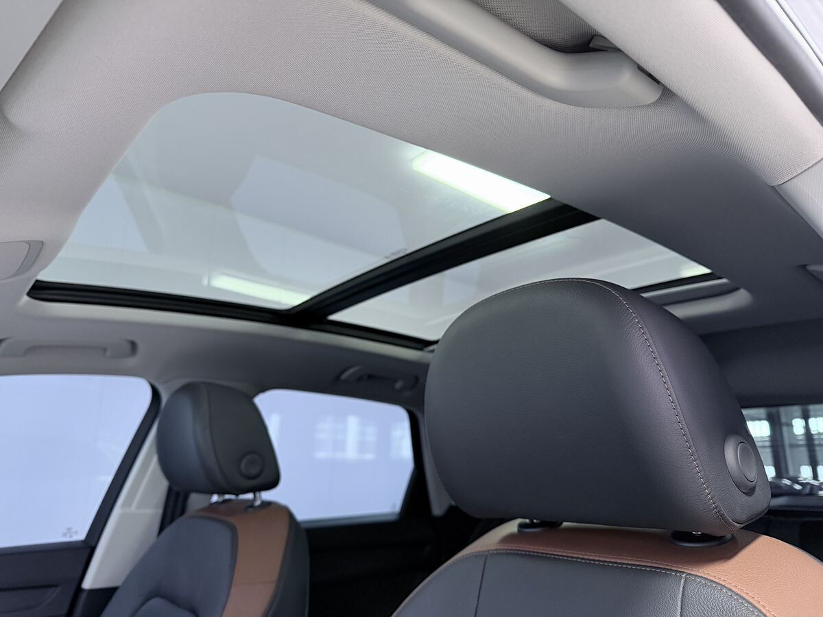 Audi Q3 2021 - фото автомобиля