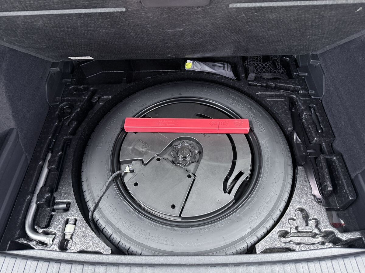 Audi Q3 2021 - фото автомобиля