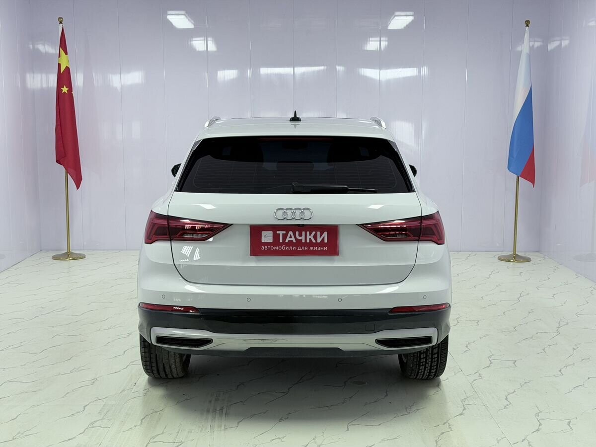 Audi Q3 2021 - фото автомобиля