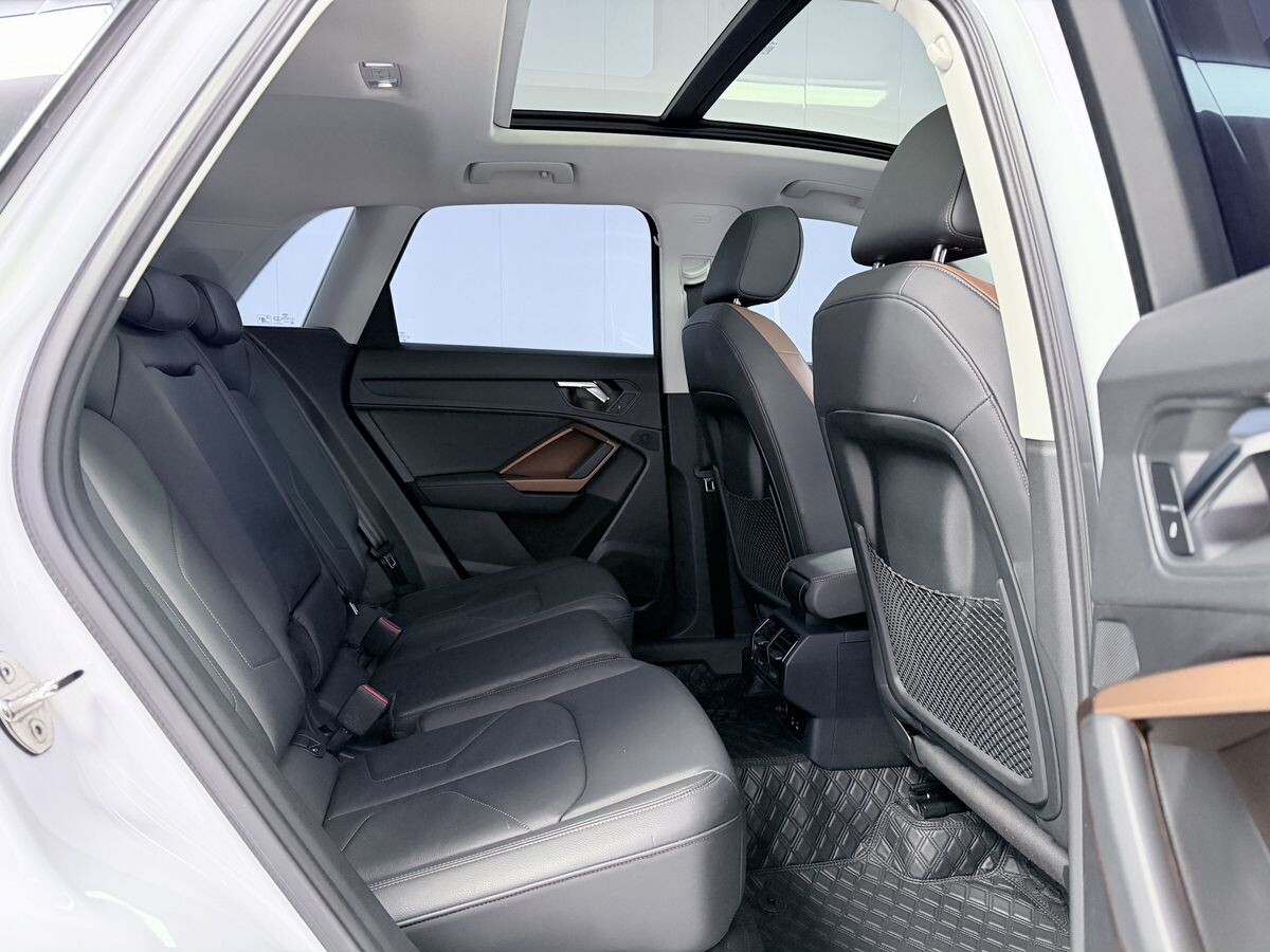 Audi Q3 2021 - фото автомобиля