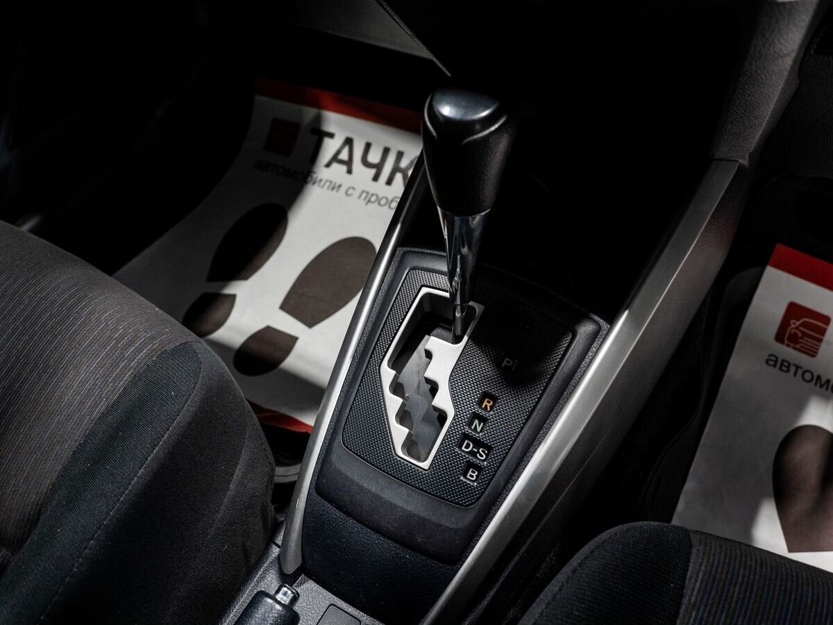 Toyota Corolla Fielder 2012 - фото автомобиля