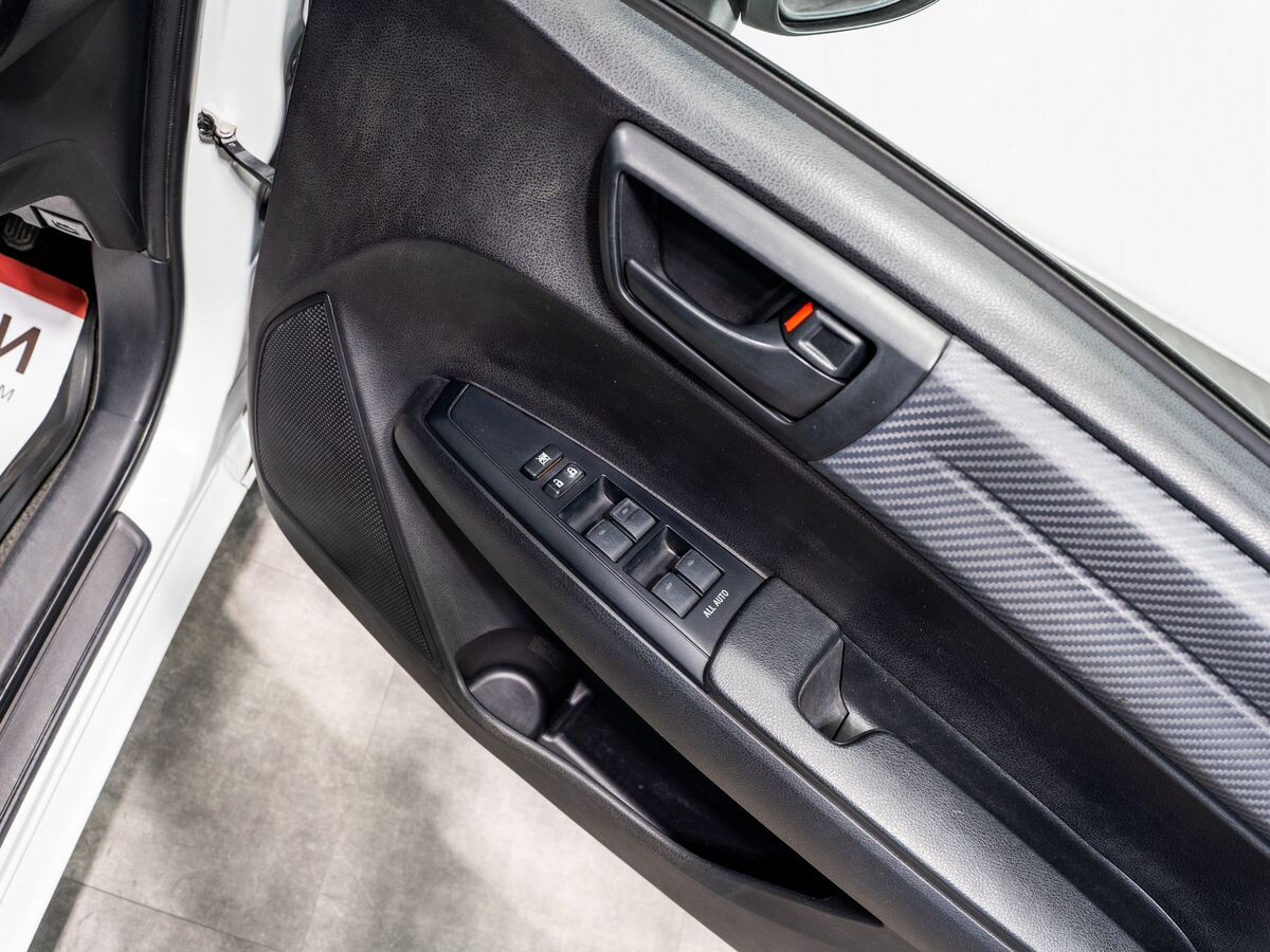 Toyota Corolla Fielder 2012 - фото автомобиля