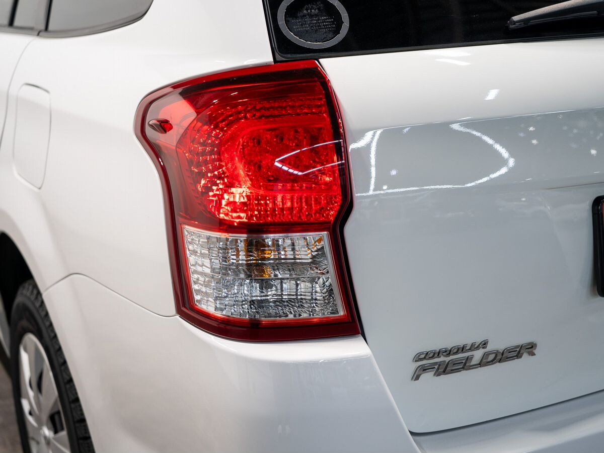 Toyota Corolla Fielder 2012 - фото автомобиля
