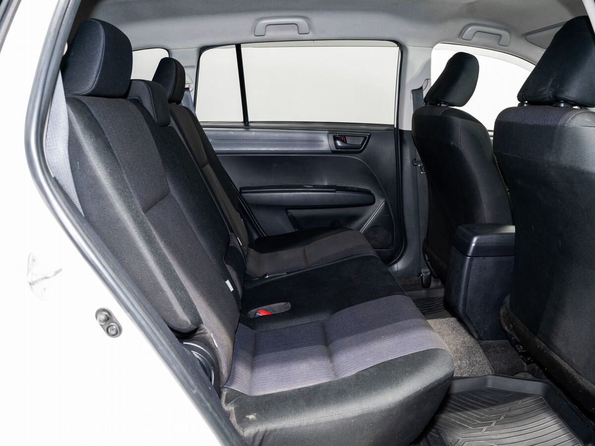 Toyota Corolla Fielder 2012 - фото автомобиля