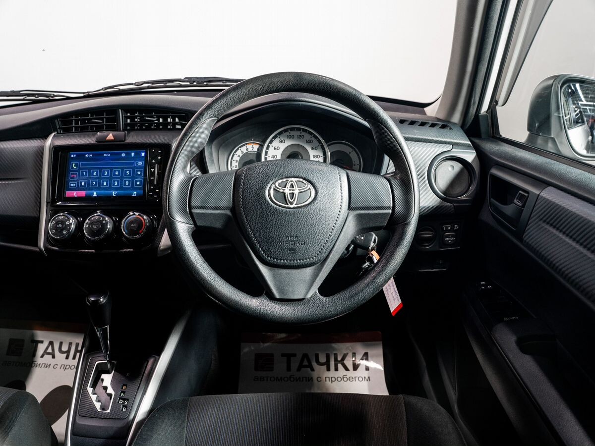 Toyota Corolla Fielder 2012 - фото автомобиля