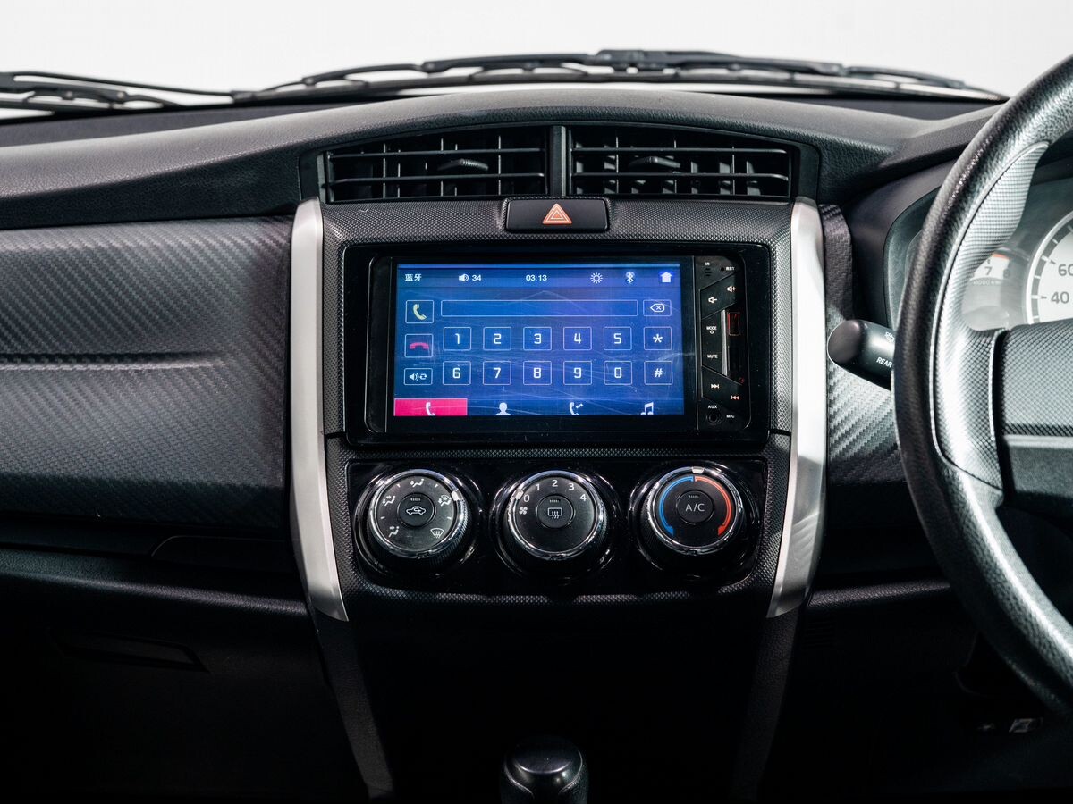 Toyota Corolla Fielder 2012 - фото автомобиля