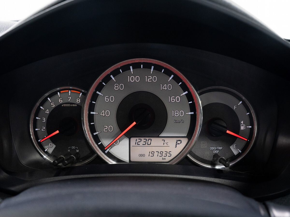 Toyota Corolla Fielder 2012 - фото автомобиля