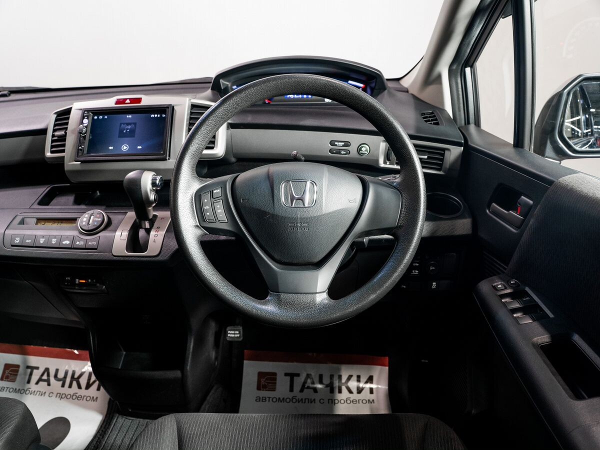 Honda Freed 2013 - фото автомобиля