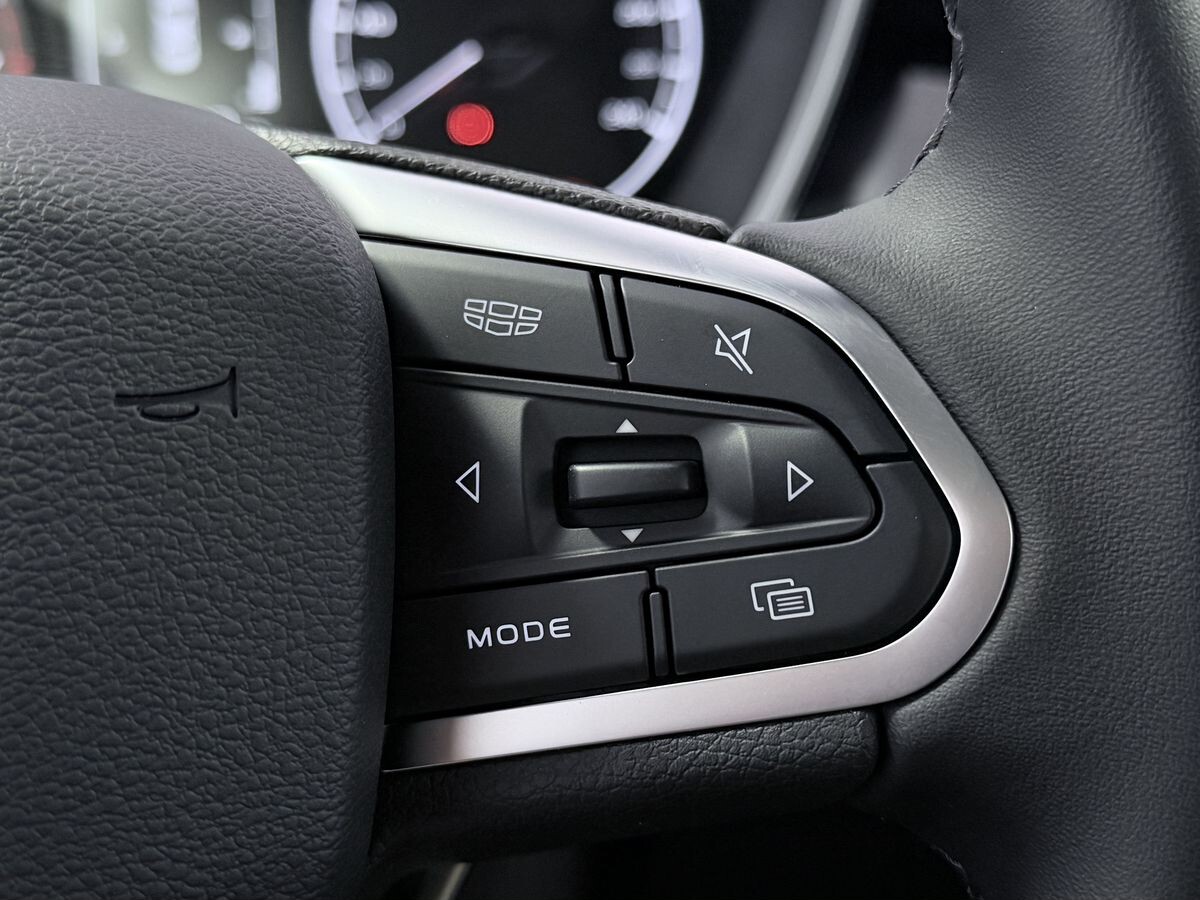 Geely Coolray 2025 - фото автомобиля