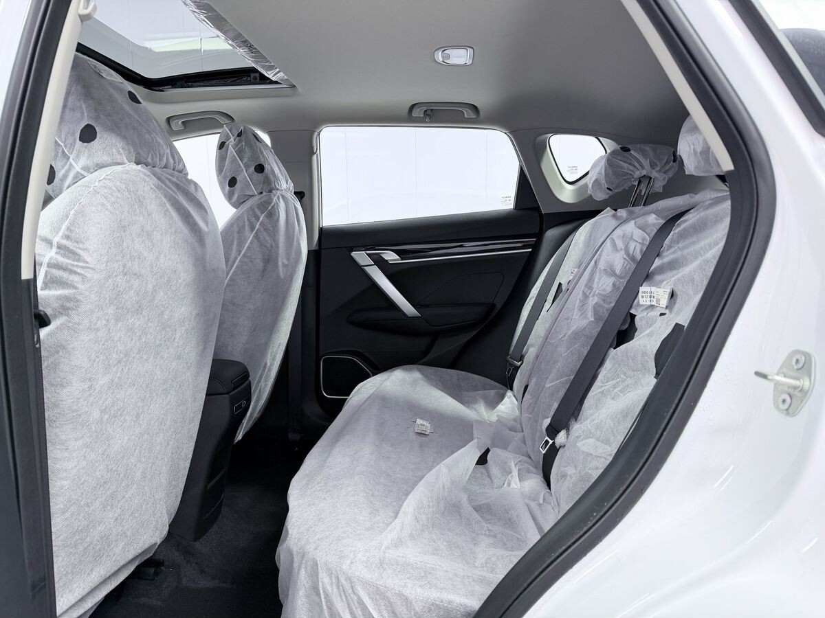 Geely Coolray 2025 - фото автомобиля