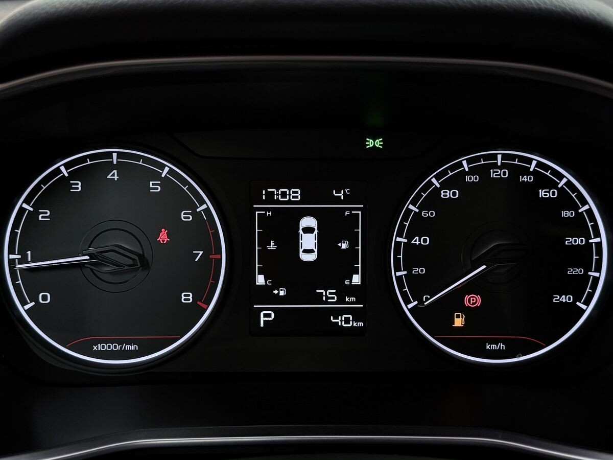 Geely Coolray 2025 - фото автомобиля