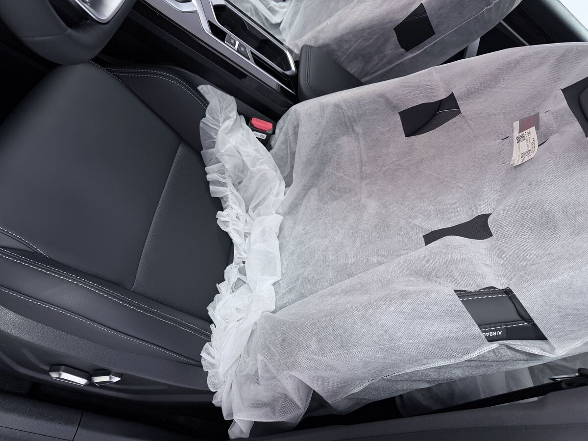 Geely Coolray 2025 - фото автомобиля