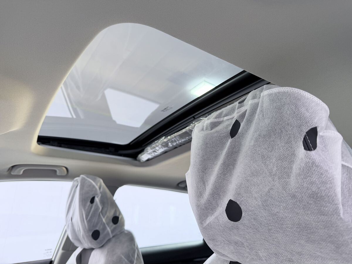 Geely Coolray 2025 - фото автомобиля