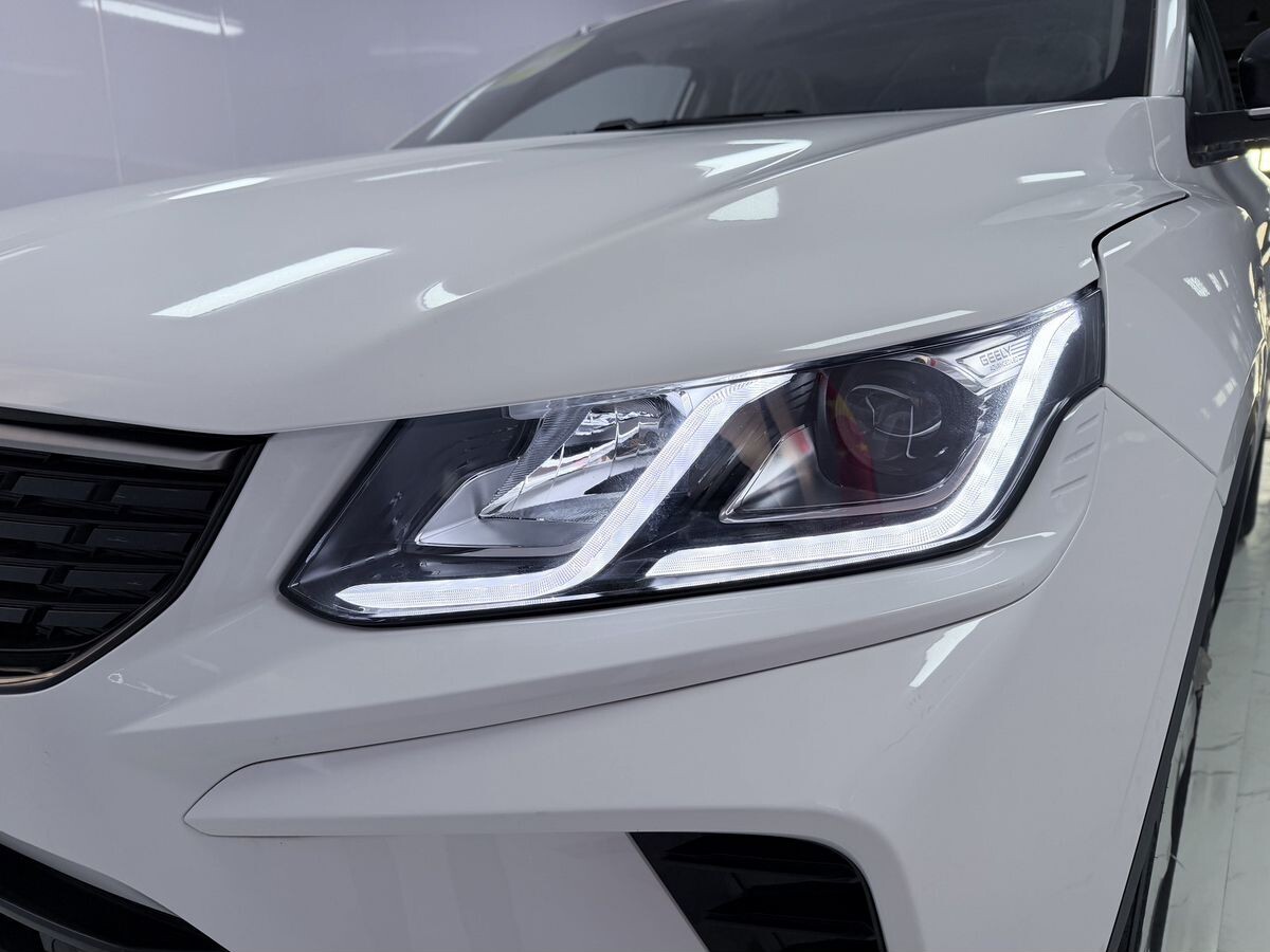 Geely Coolray 2025 - фото автомобиля