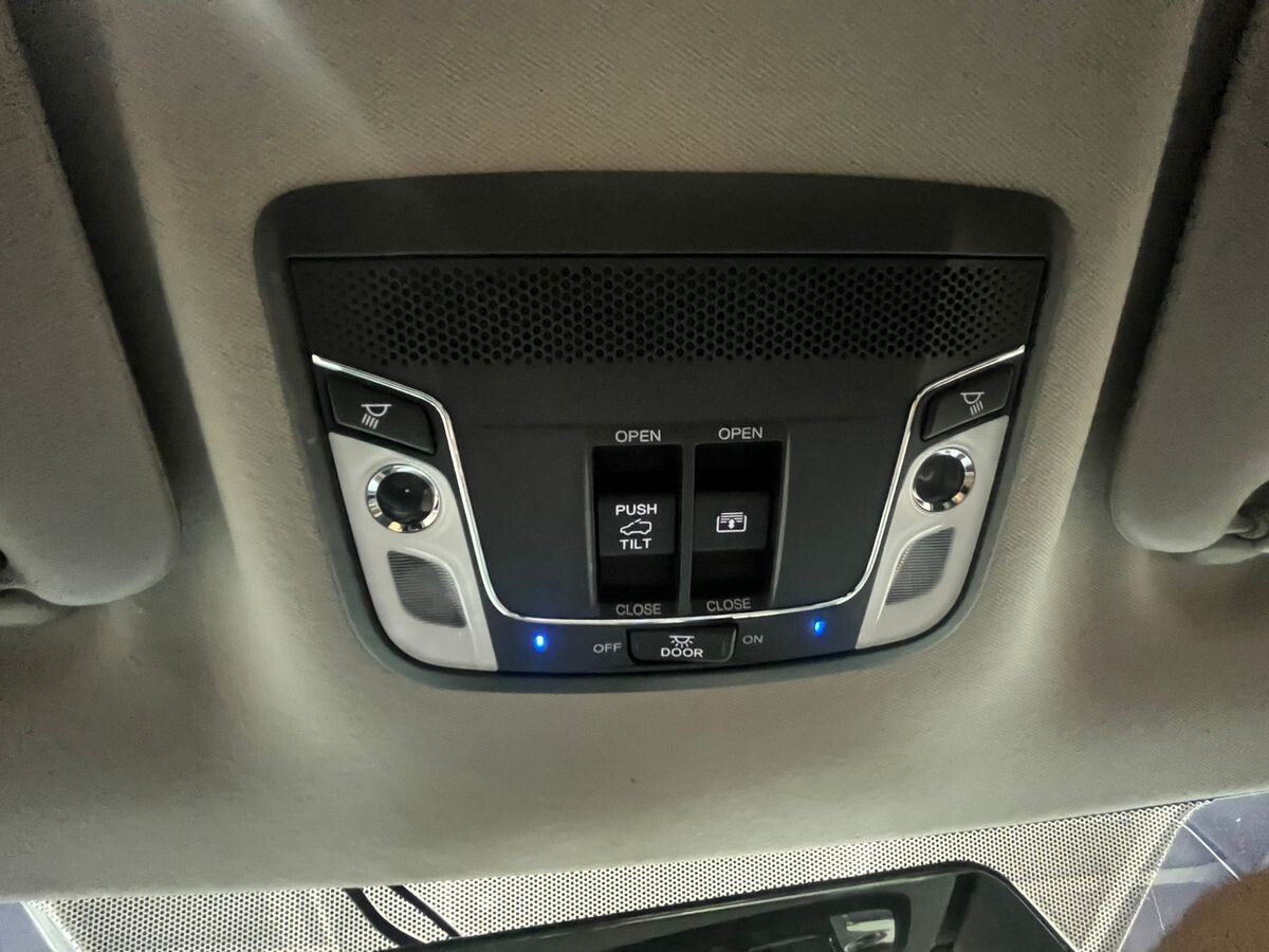 Honda Vezel 2021 - фото автомобиля