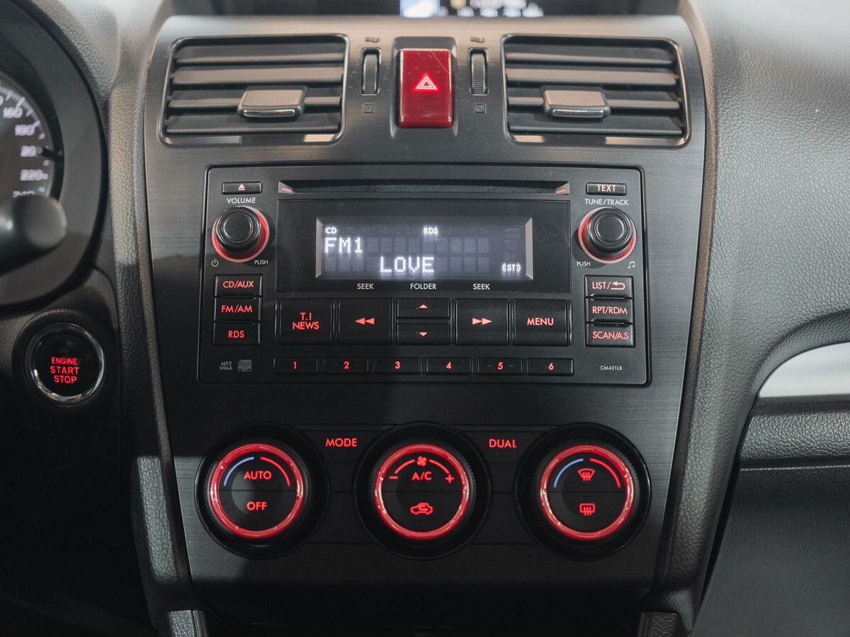 Subaru XV 2012 - фото автомобиля