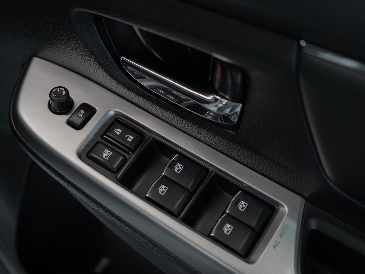Subaru Levorg 2015 - фото автомобиля