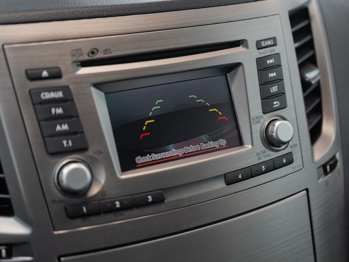 Subaru Outback 2011 - фото автомобиля