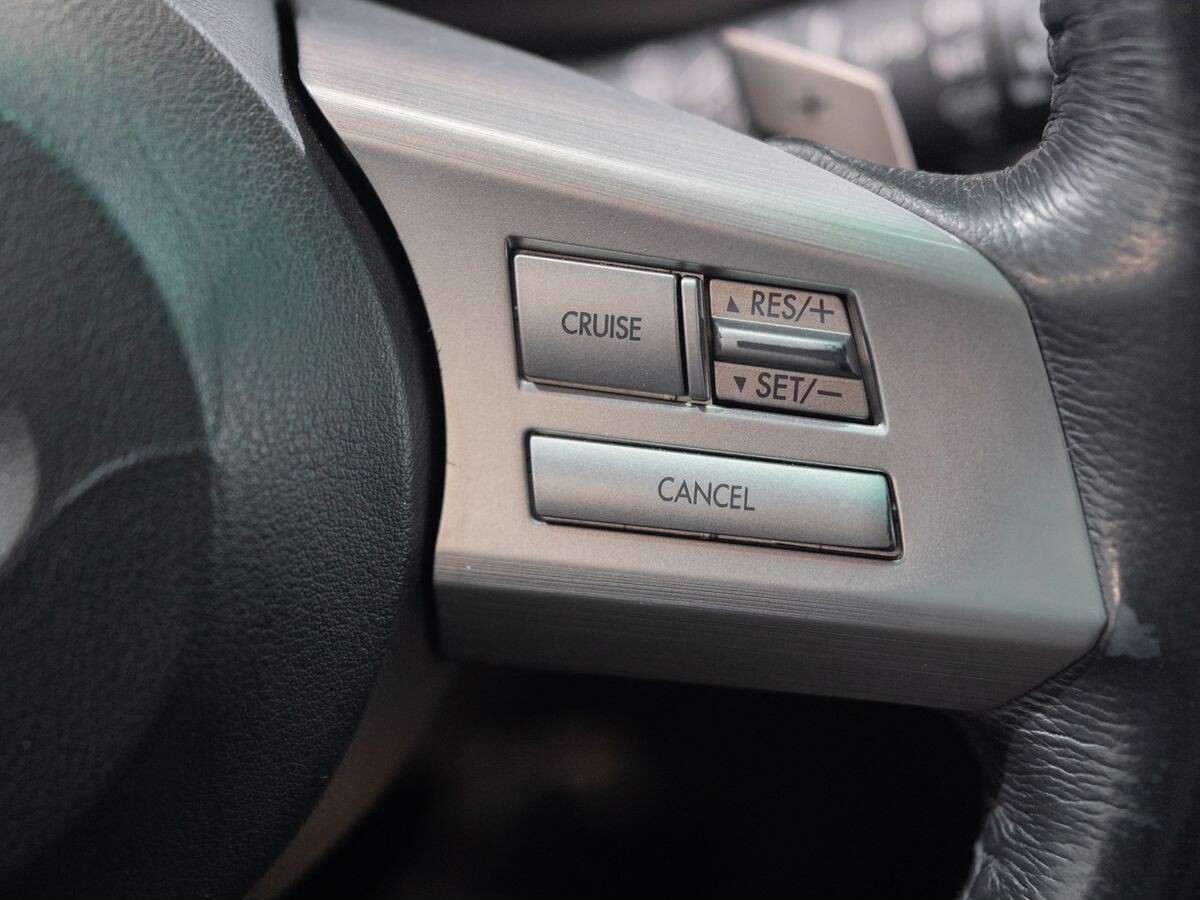 Subaru Outback 2011 - фото автомобиля