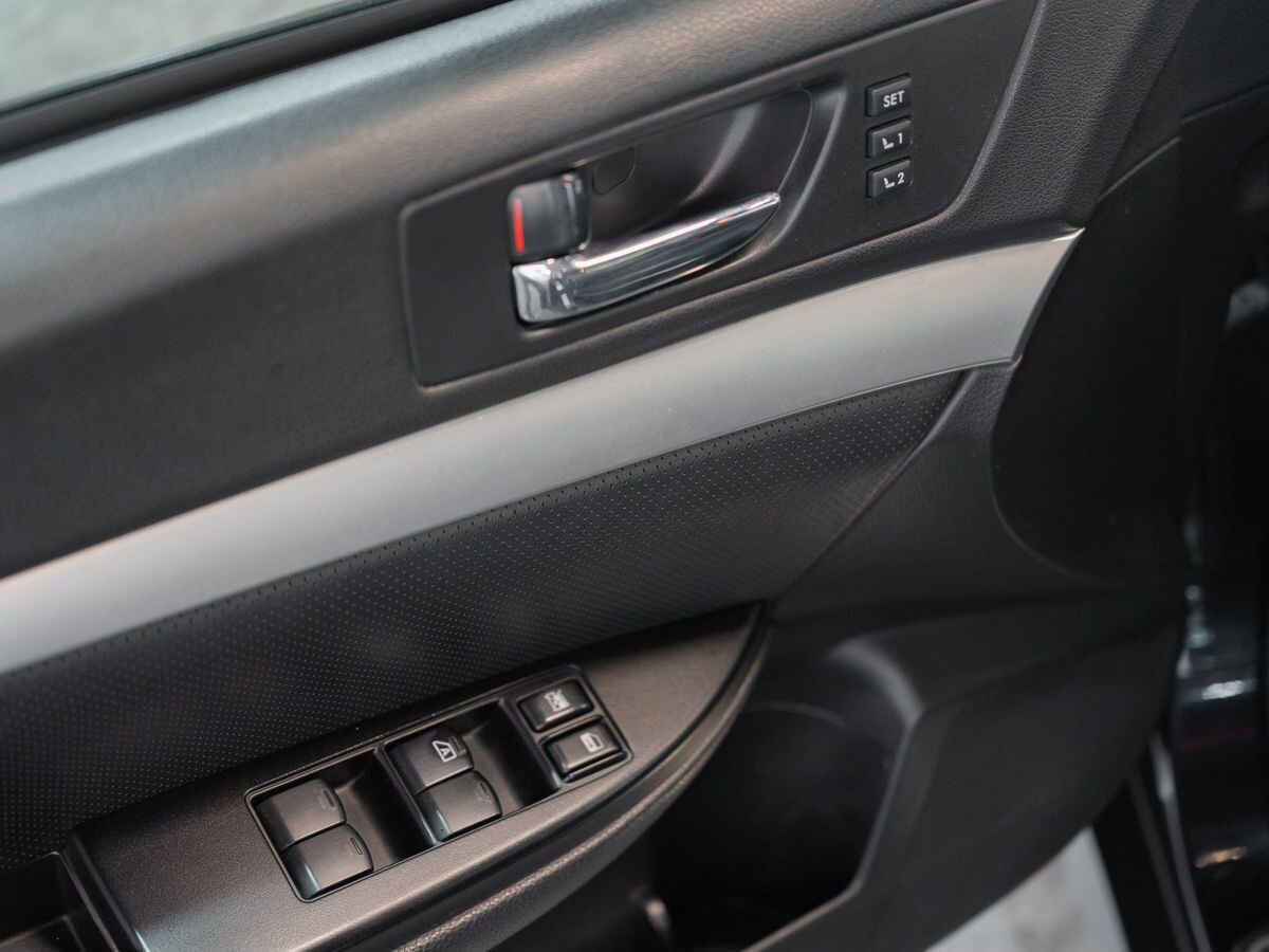 Subaru Outback 2011 - фото автомобиля