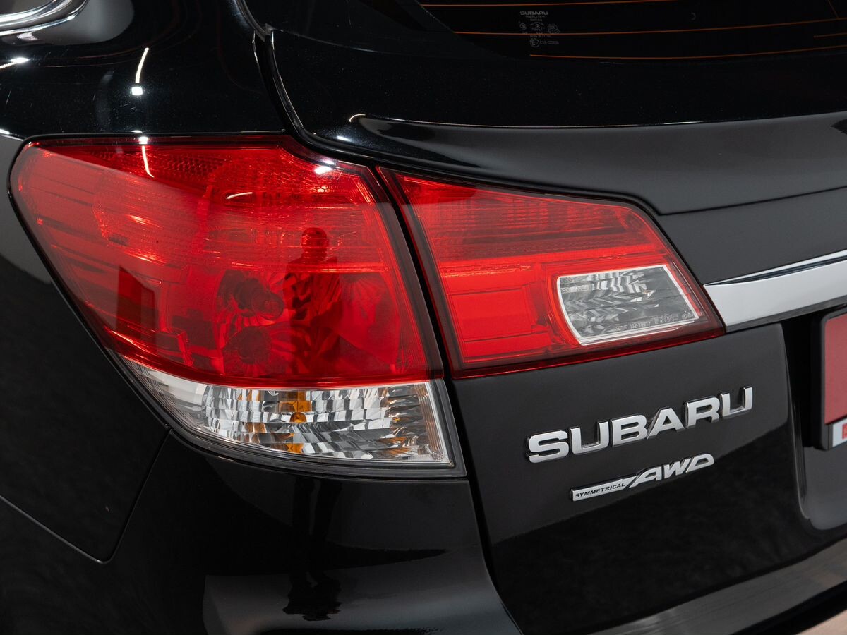 Subaru Outback 2011 - фото автомобиля