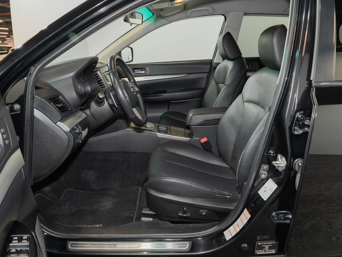 Subaru Outback 2011 - фото автомобиля