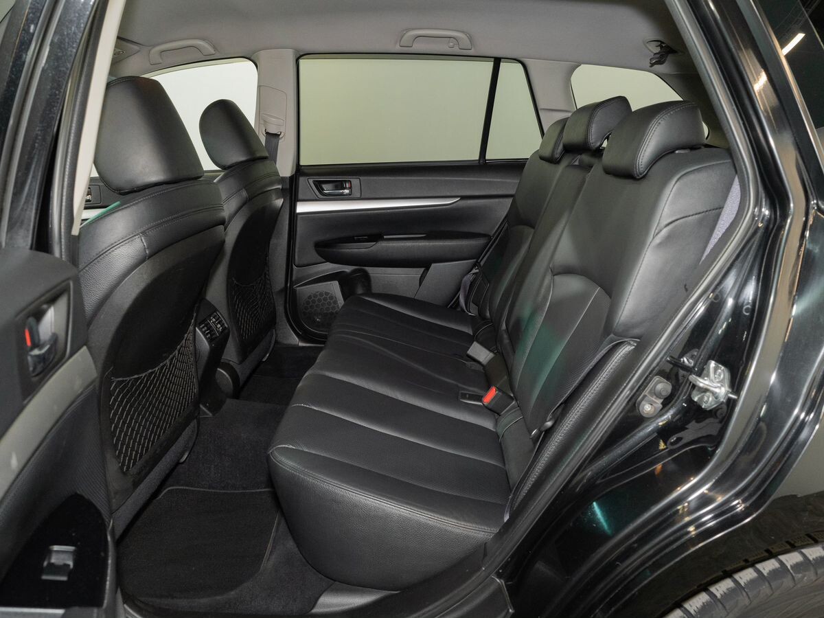 Subaru Outback 2011 - фото автомобиля