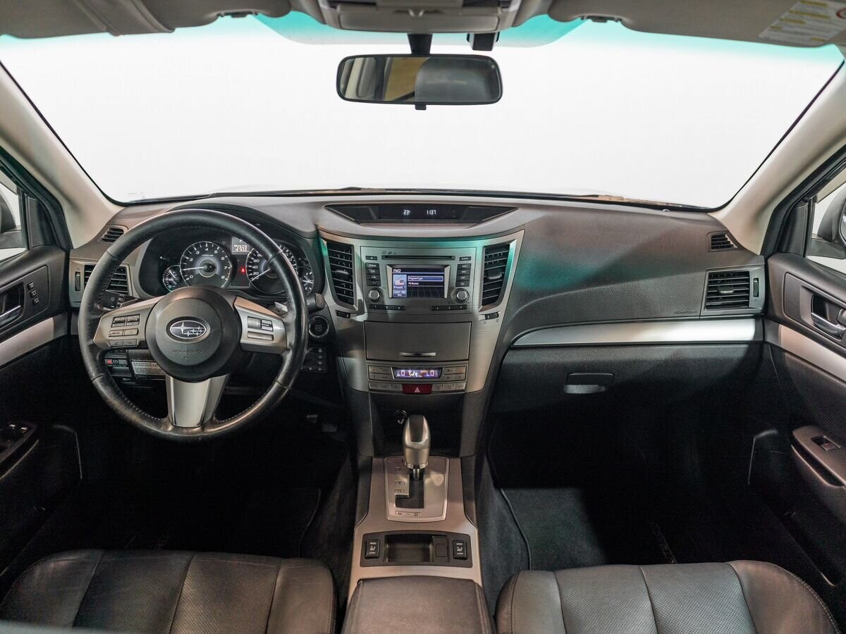 Subaru Outback 2011 - фото автомобиля