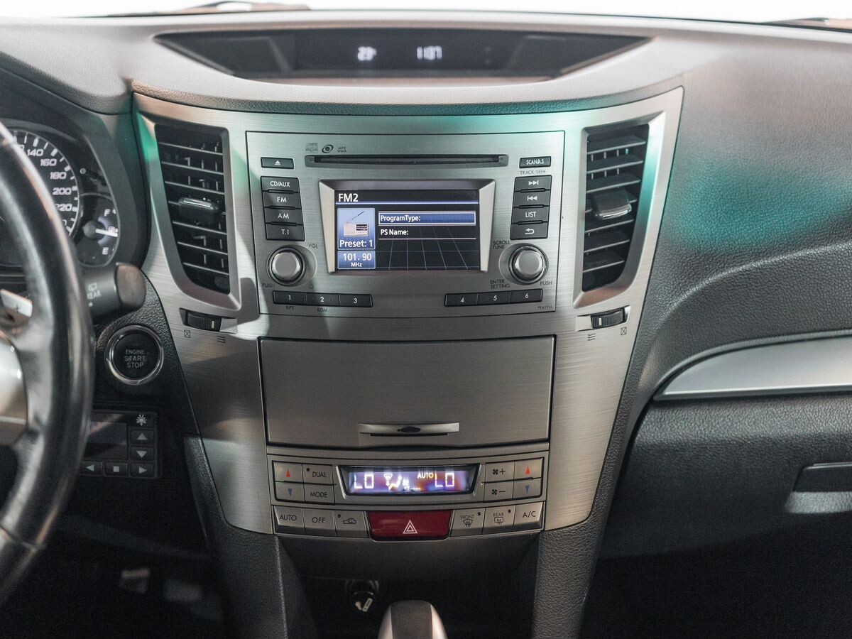 Subaru Outback 2011 - фото автомобиля