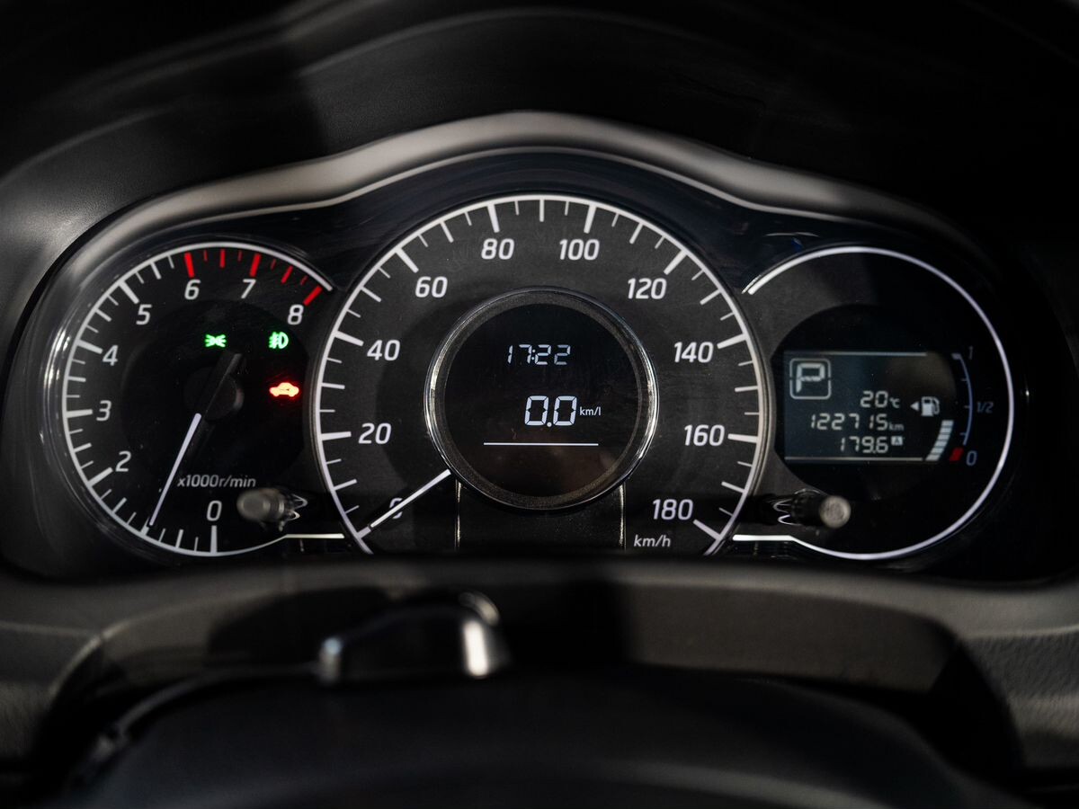 Nissan Note 2013 - фото автомобиля