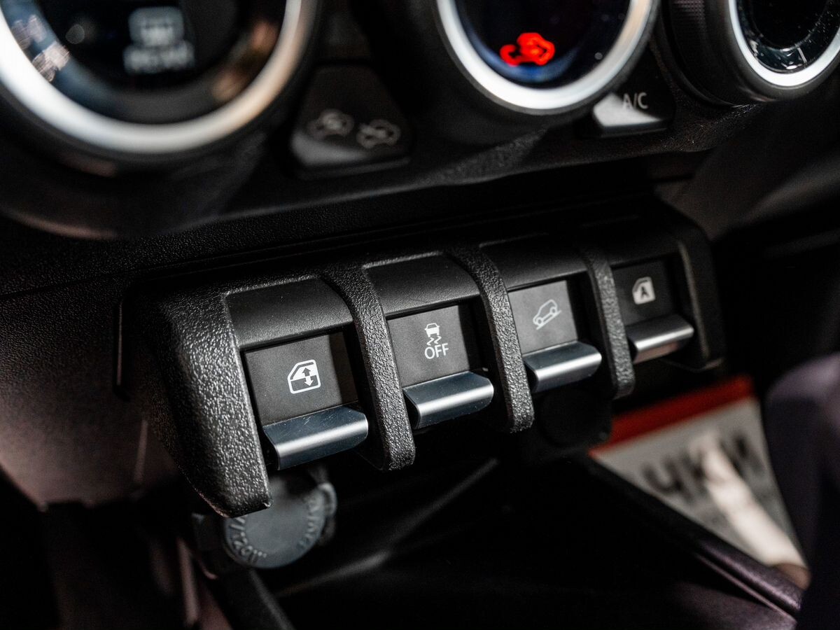 Suzuki Jimny Sierra 2020 - фото автомобиля