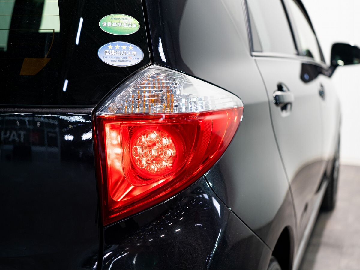 Toyota Ractis 2013 - фото автомобиля