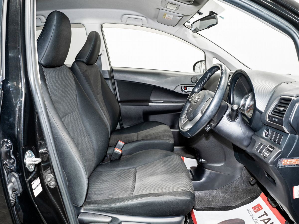 Toyota Ractis 2013 - фото автомобиля