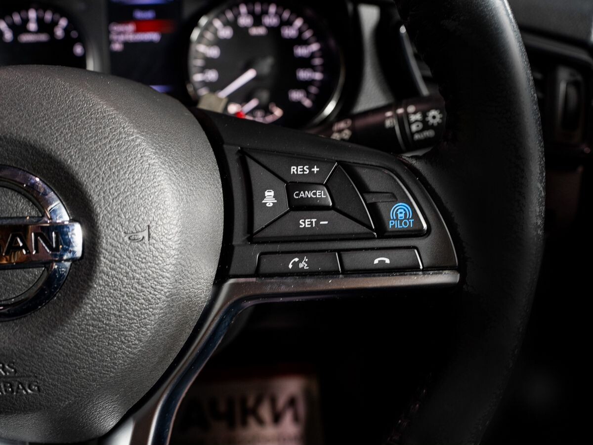 Nissan X-Trail 2017 - фото автомобиля