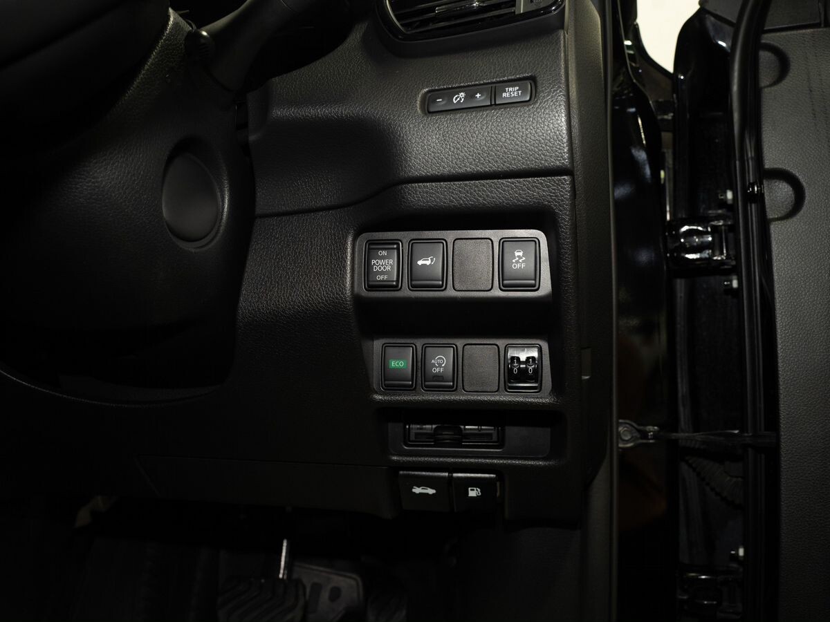 Nissan X-Trail 2017 - фото автомобиля