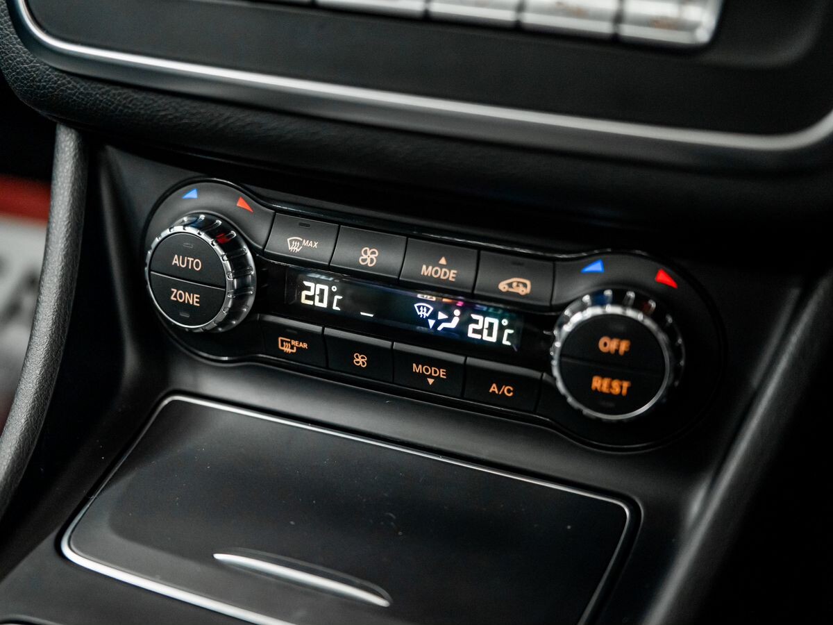 Mercedes-Benz GLA-Class 2017 - фото автомобиля