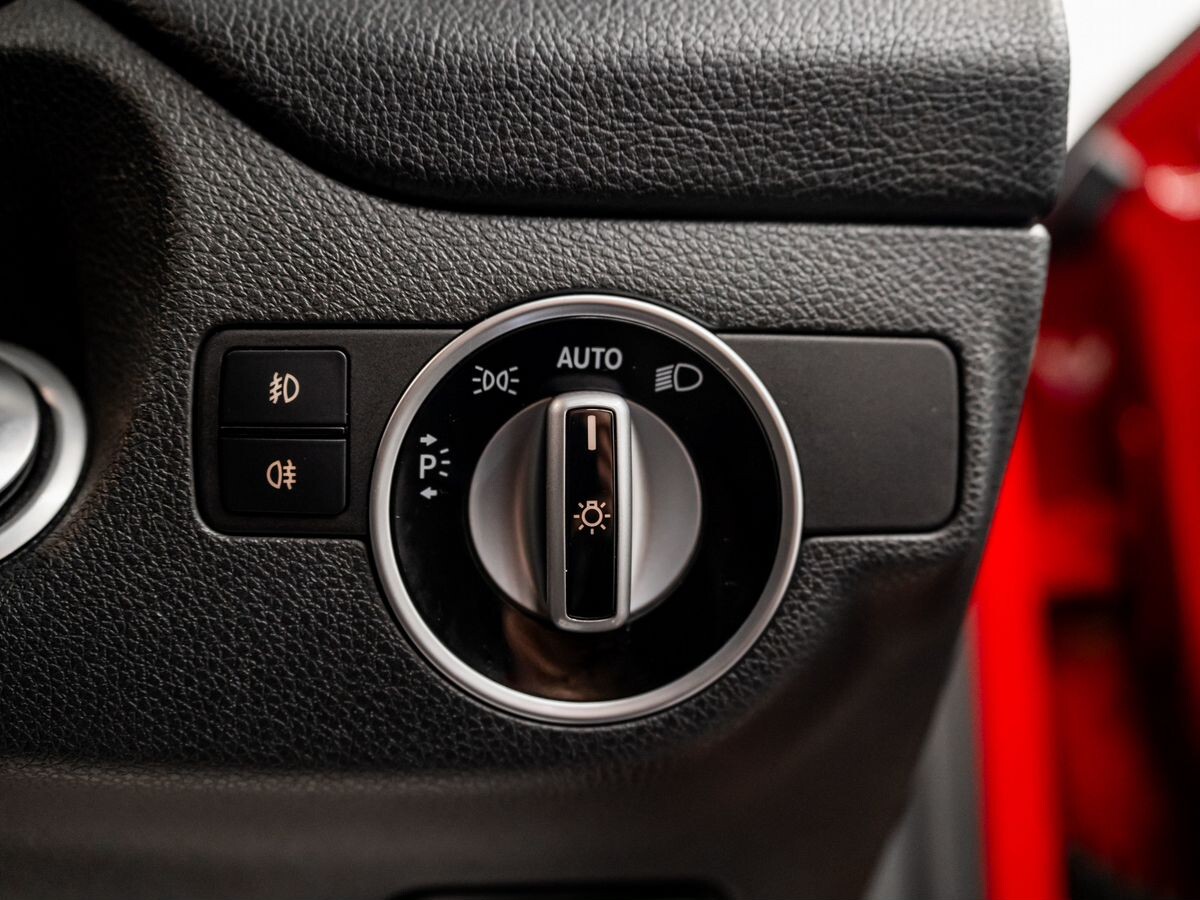 Mercedes-Benz GLA-Class 2017 - фото автомобиля