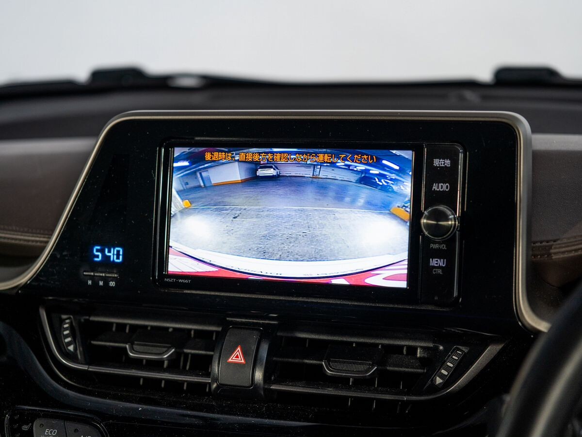 Toyota C-HR 2017 - фото автомобиля