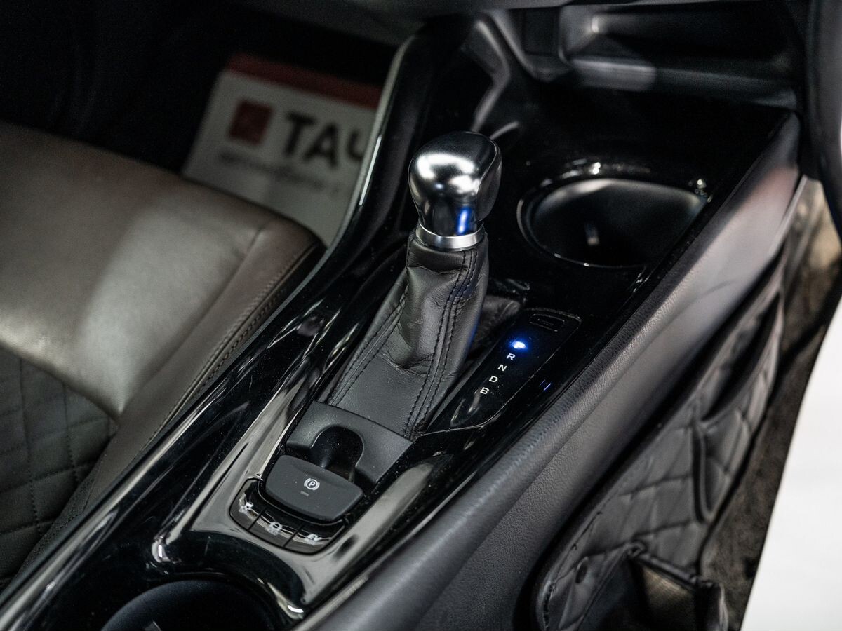 Toyota C-HR 2017 - фото автомобиля