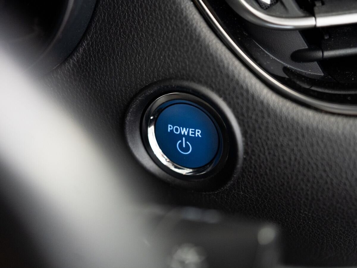 Toyota C-HR 2017 - фото автомобиля