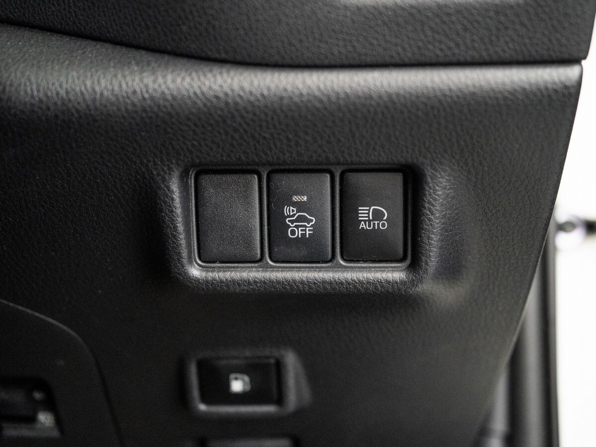 Toyota C-HR 2017 - фото автомобиля