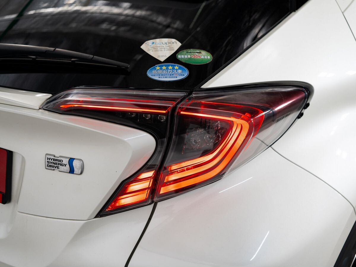 Toyota C-HR 2017 - фото автомобиля