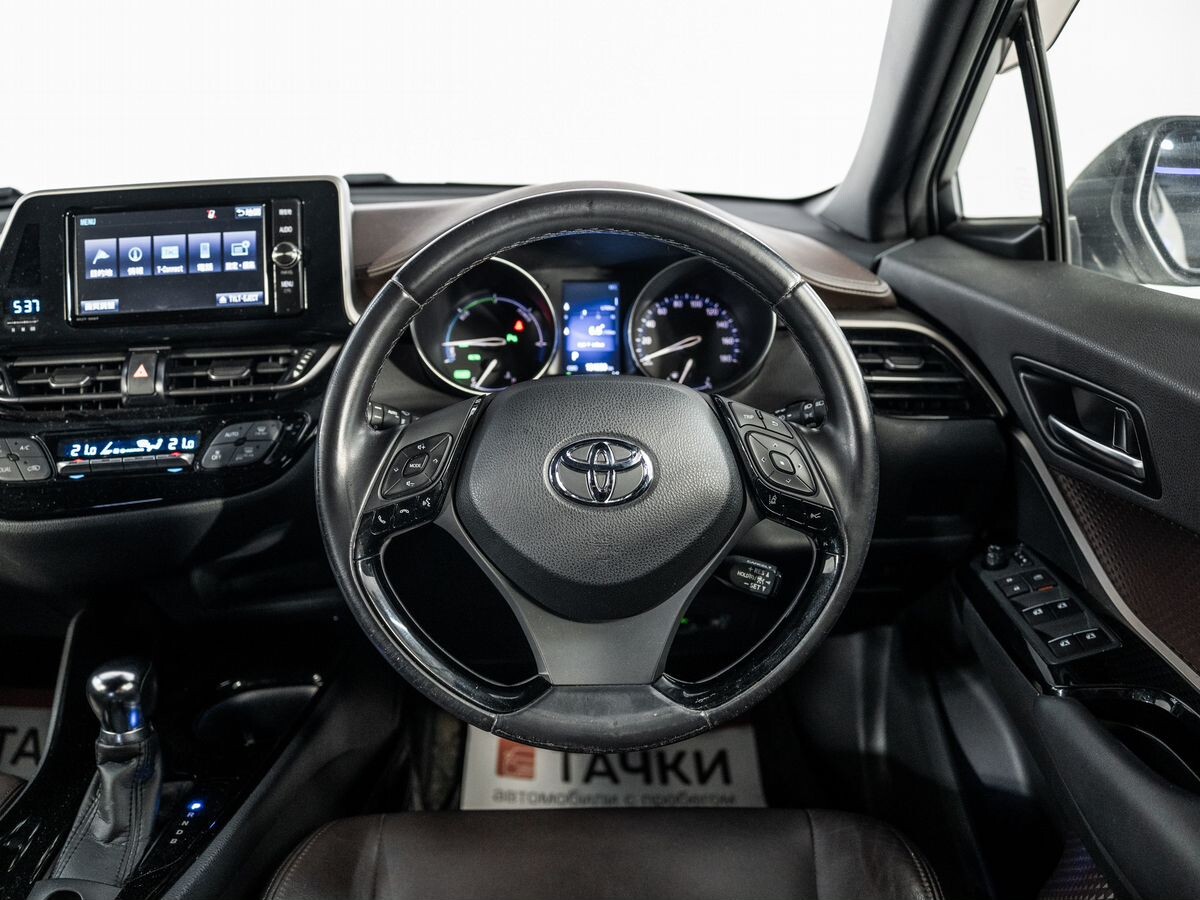 Toyota C-HR 2017 - фото автомобиля
