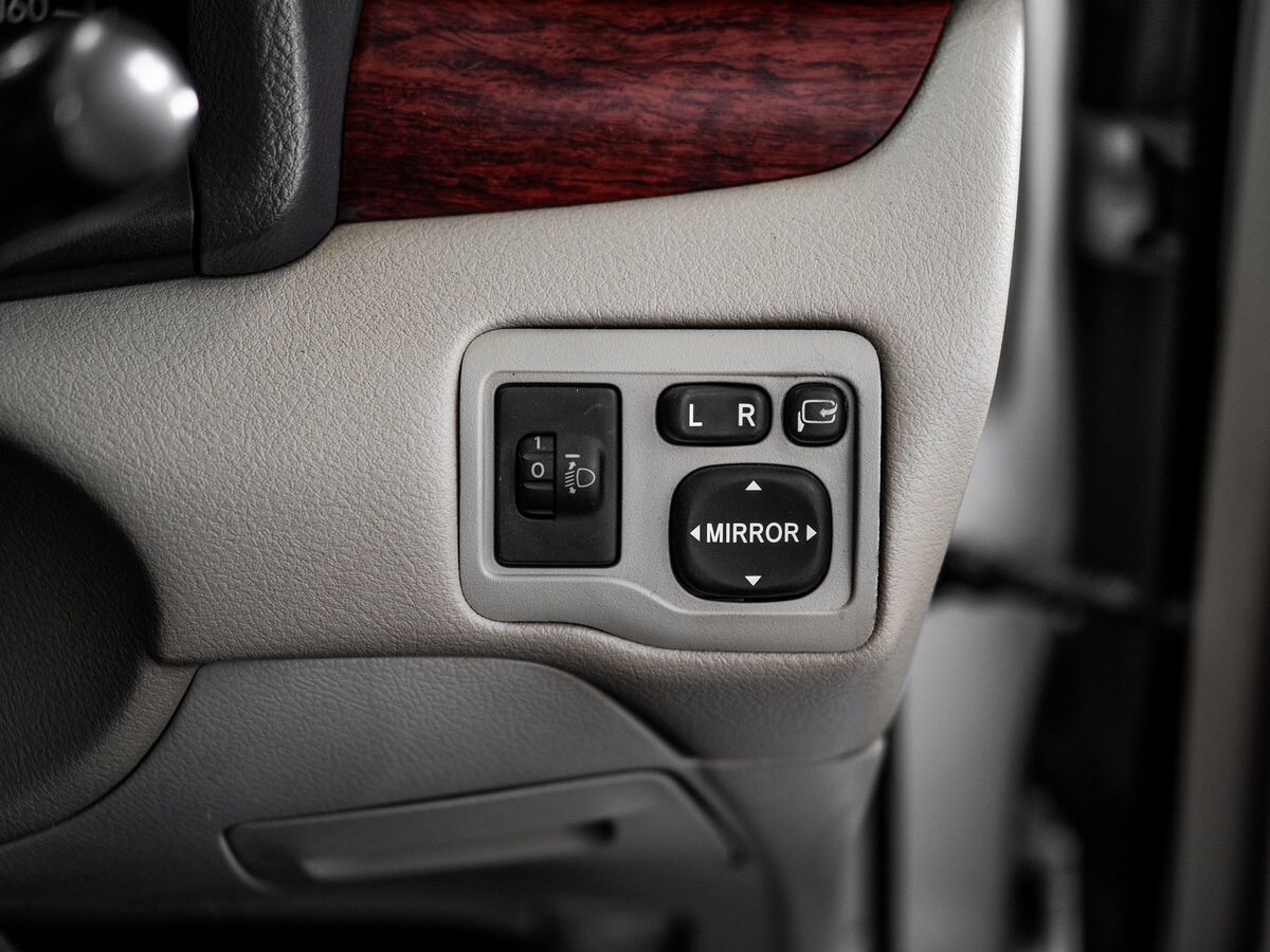 Toyota Premio 2010 - фото автомобиля