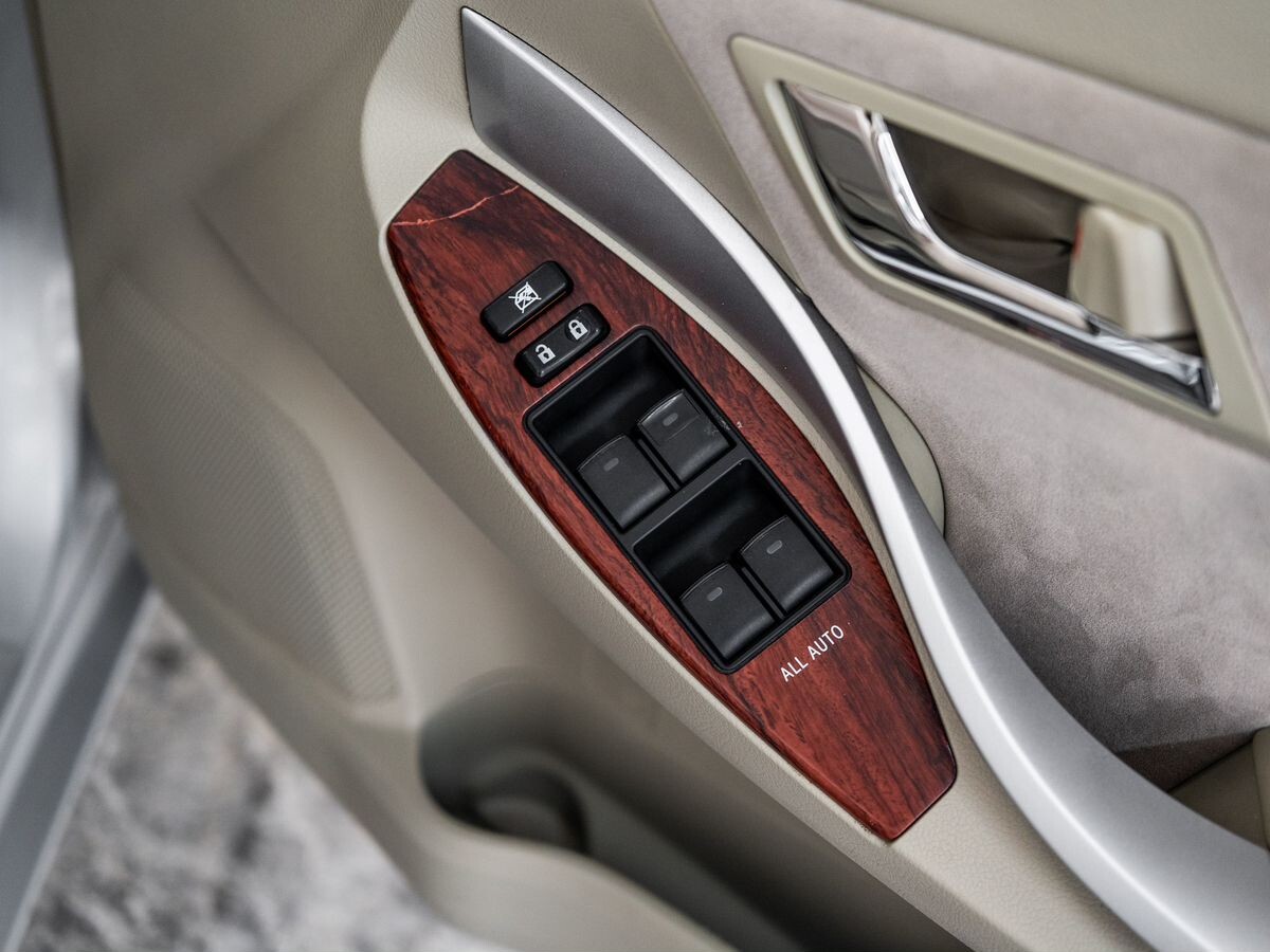 Toyota Premio 2010 - фото автомобиля