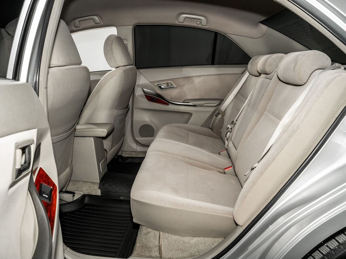 Toyota Premio 2010 - фото автомобиля